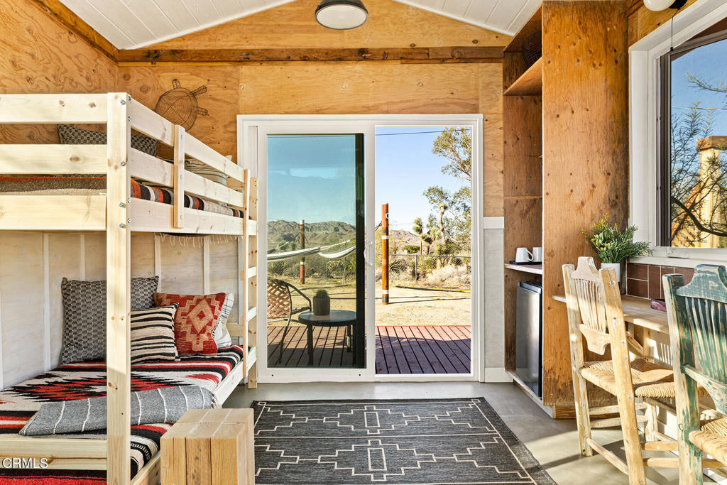 7284 Saddleback Road