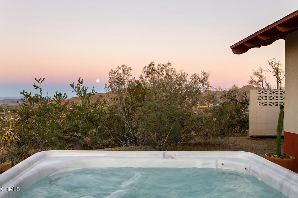 7284 Saddleback Road