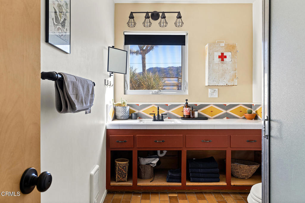 7284 Saddleback Road