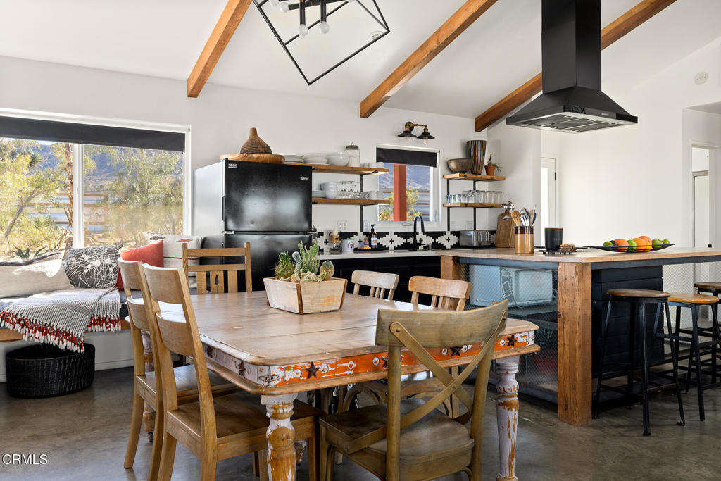 7284 Saddleback Road