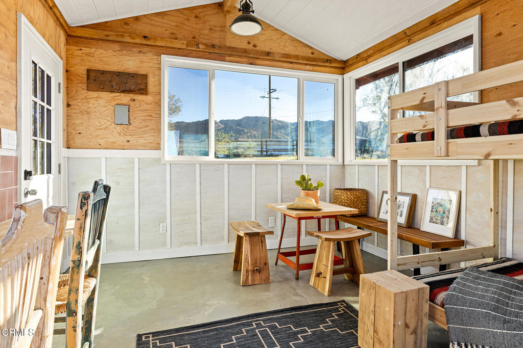 7284 Saddleback Road