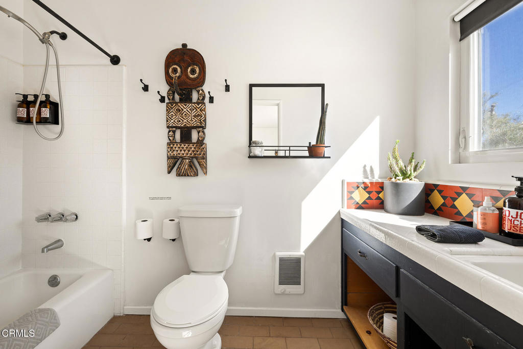 7284 Saddleback Road