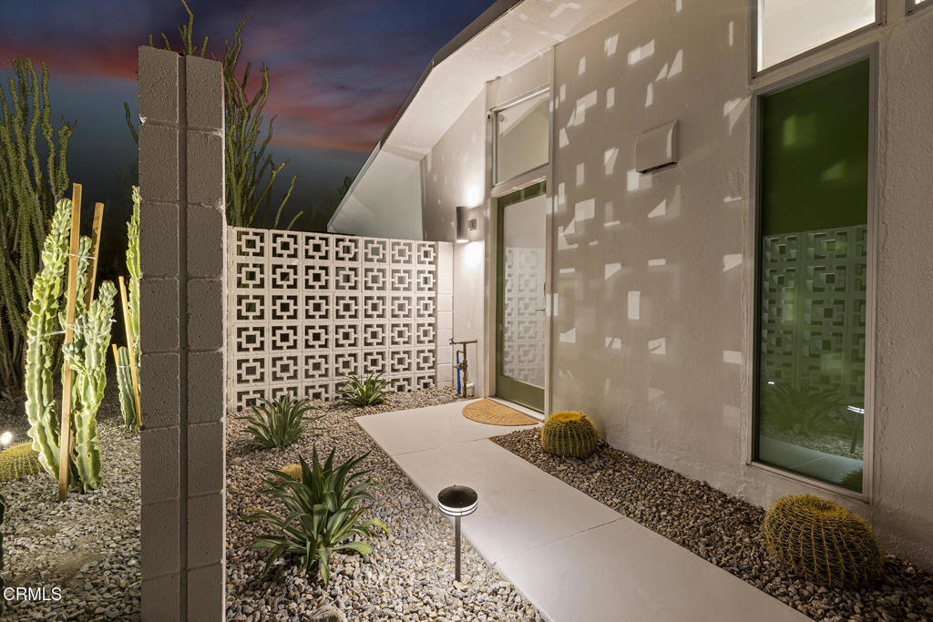 795 E Racquet Club Road