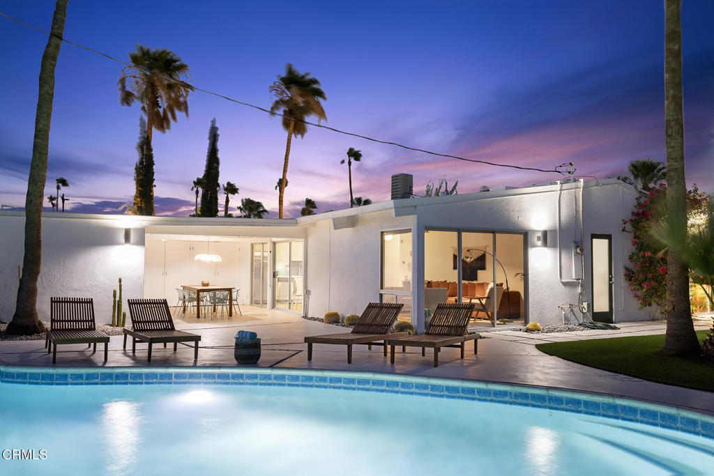 795 E Racquet Club Road