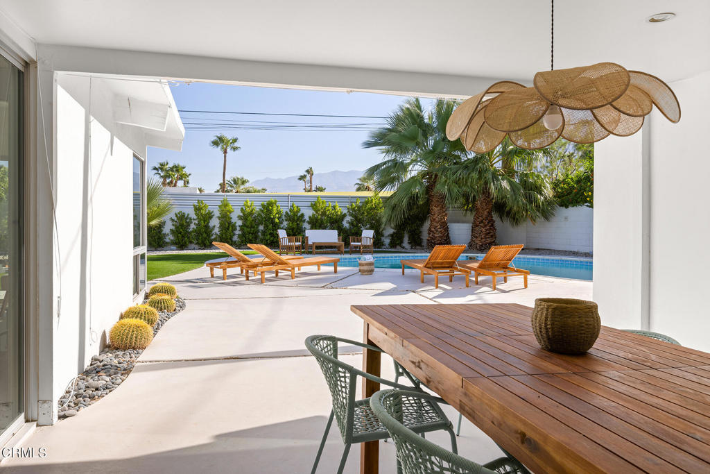 795 E Racquet Club Road