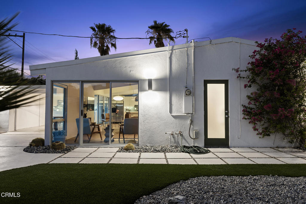 795 E Racquet Club Road