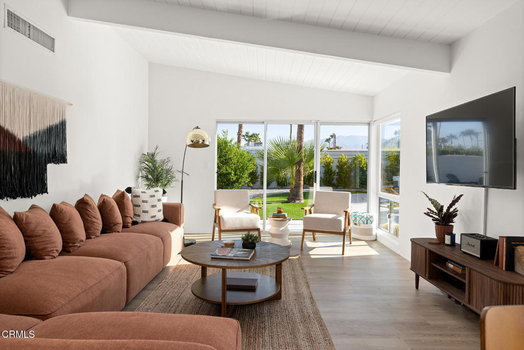 795 E Racquet Club Road