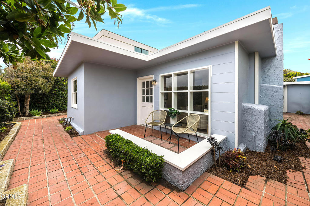 1260 Marthas Vineyard Court