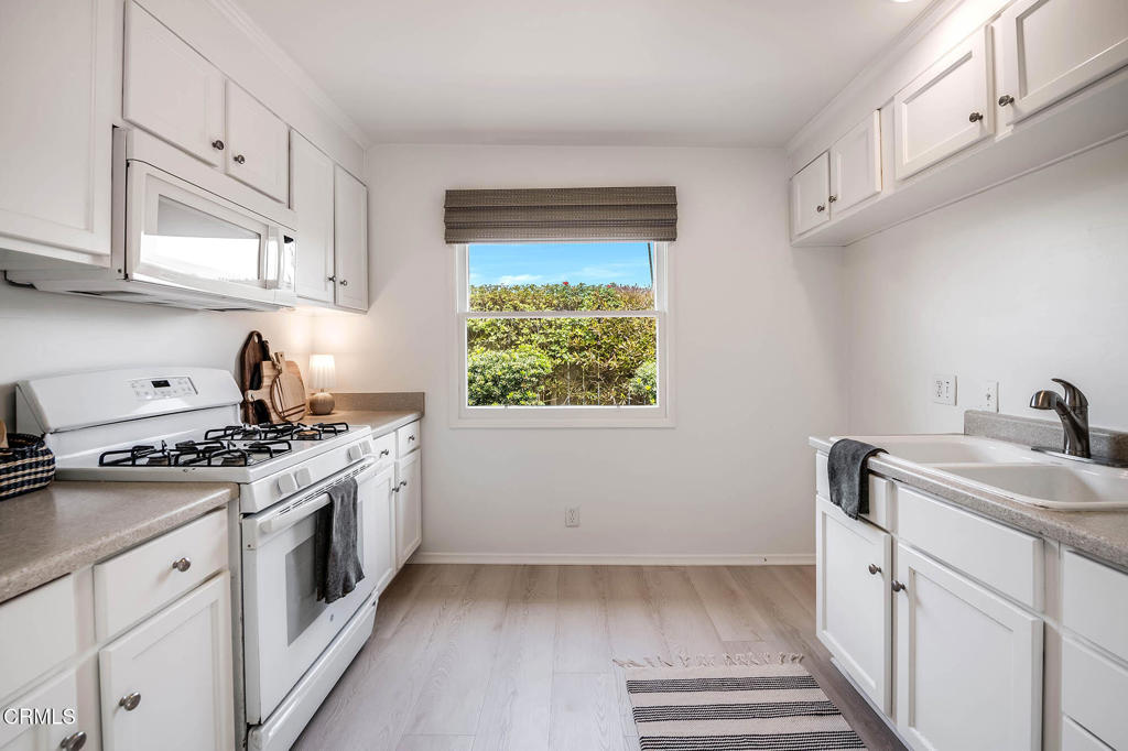 1260 Marthas Vineyard Court