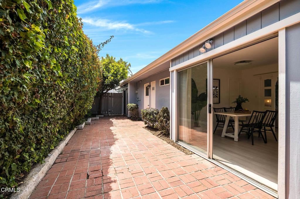 1260 Marthas Vineyard Court