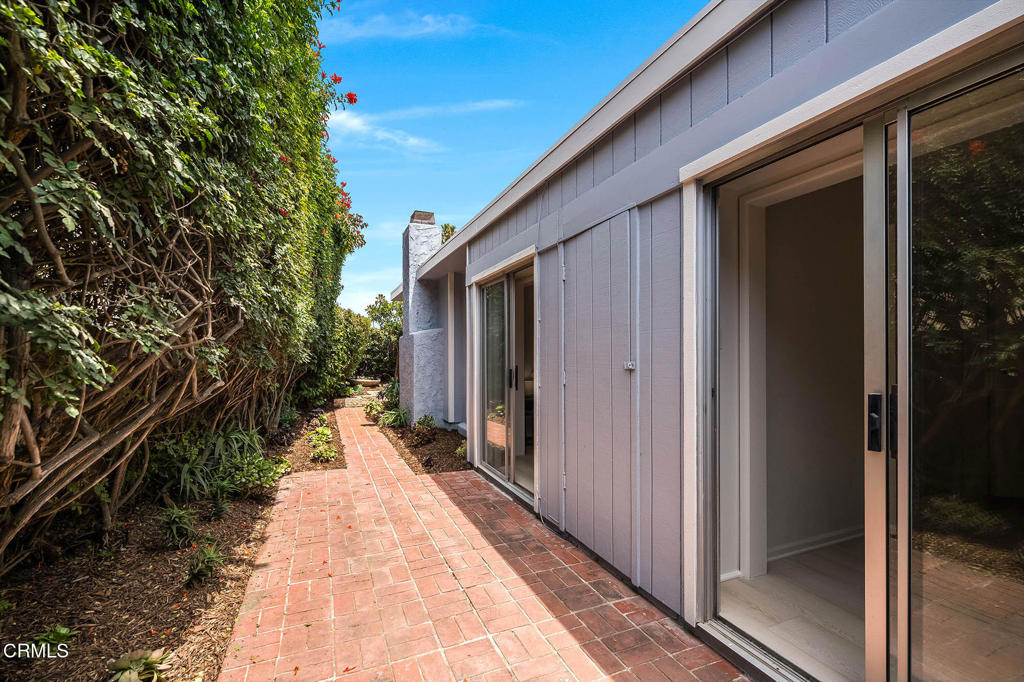 1260 Marthas Vineyard Court