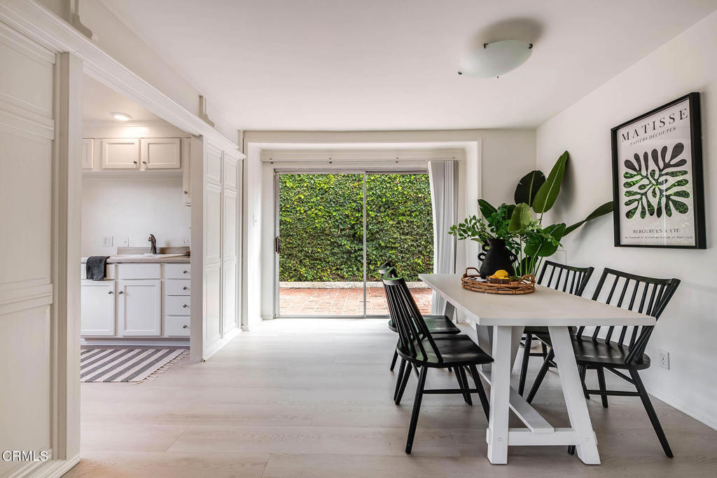 1260 Marthas Vineyard Court