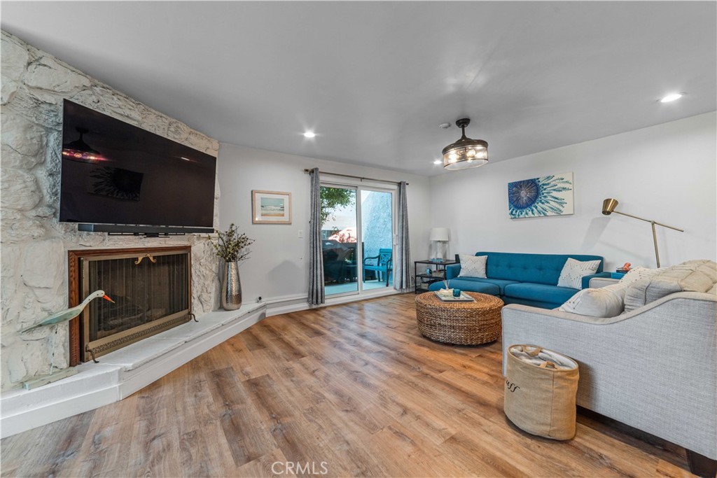 1910 Grant Ave 4