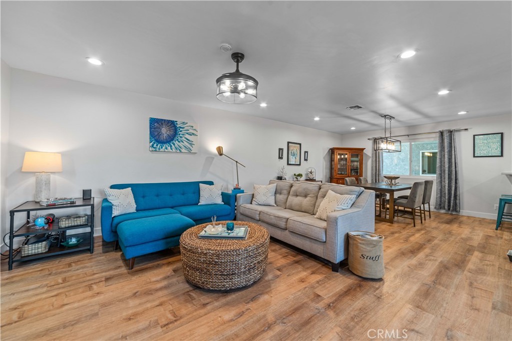 1910 Grant Ave 4