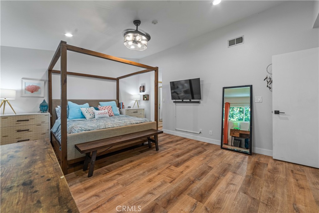 1910 Grant Ave 4