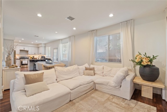 5616 Etiwanda AVE Unit: 6