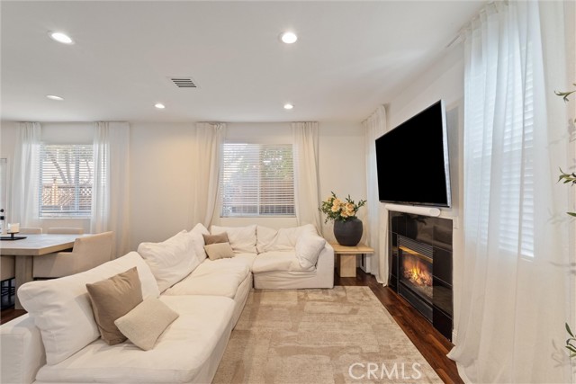 5616 Etiwanda AVE Unit: 6