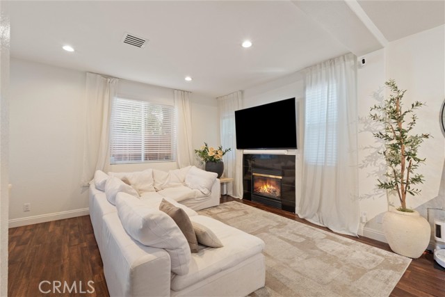 5616 Etiwanda AVE Unit: 6