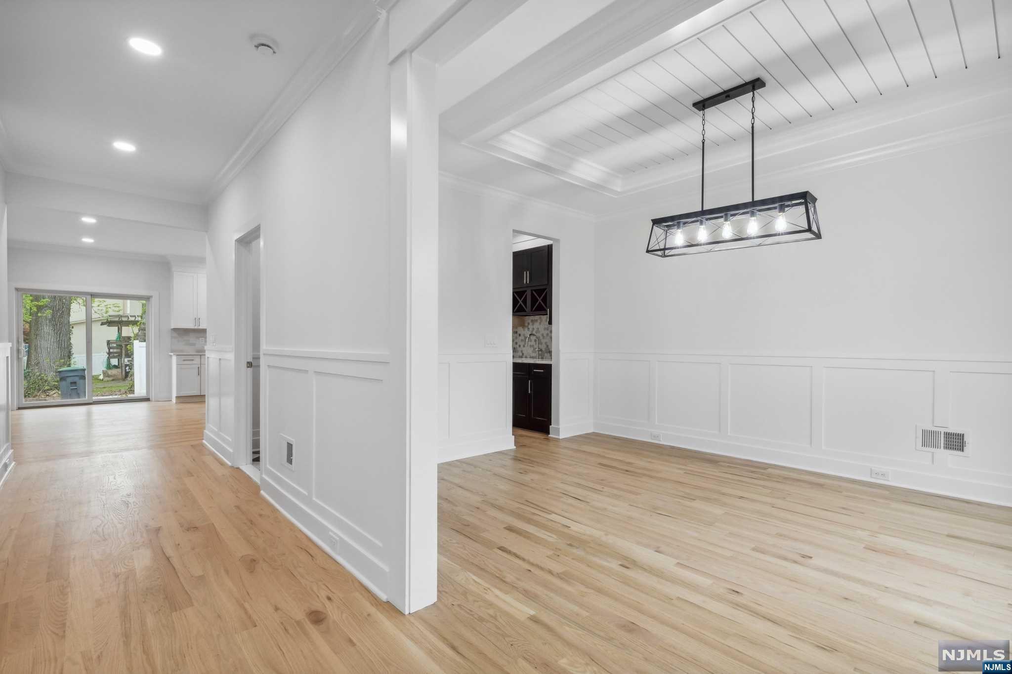 79 Hallberg Avenue