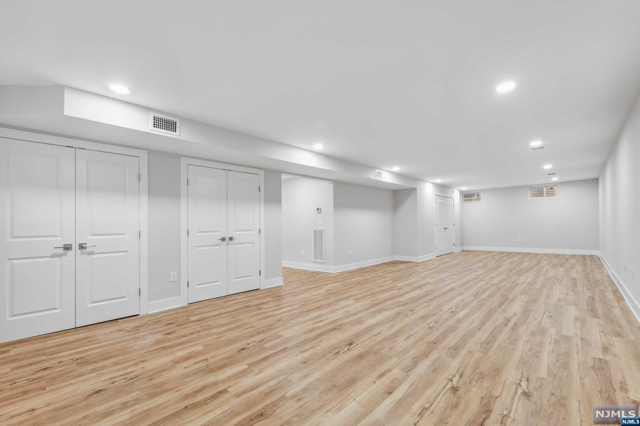 79 Hallberg Avenue