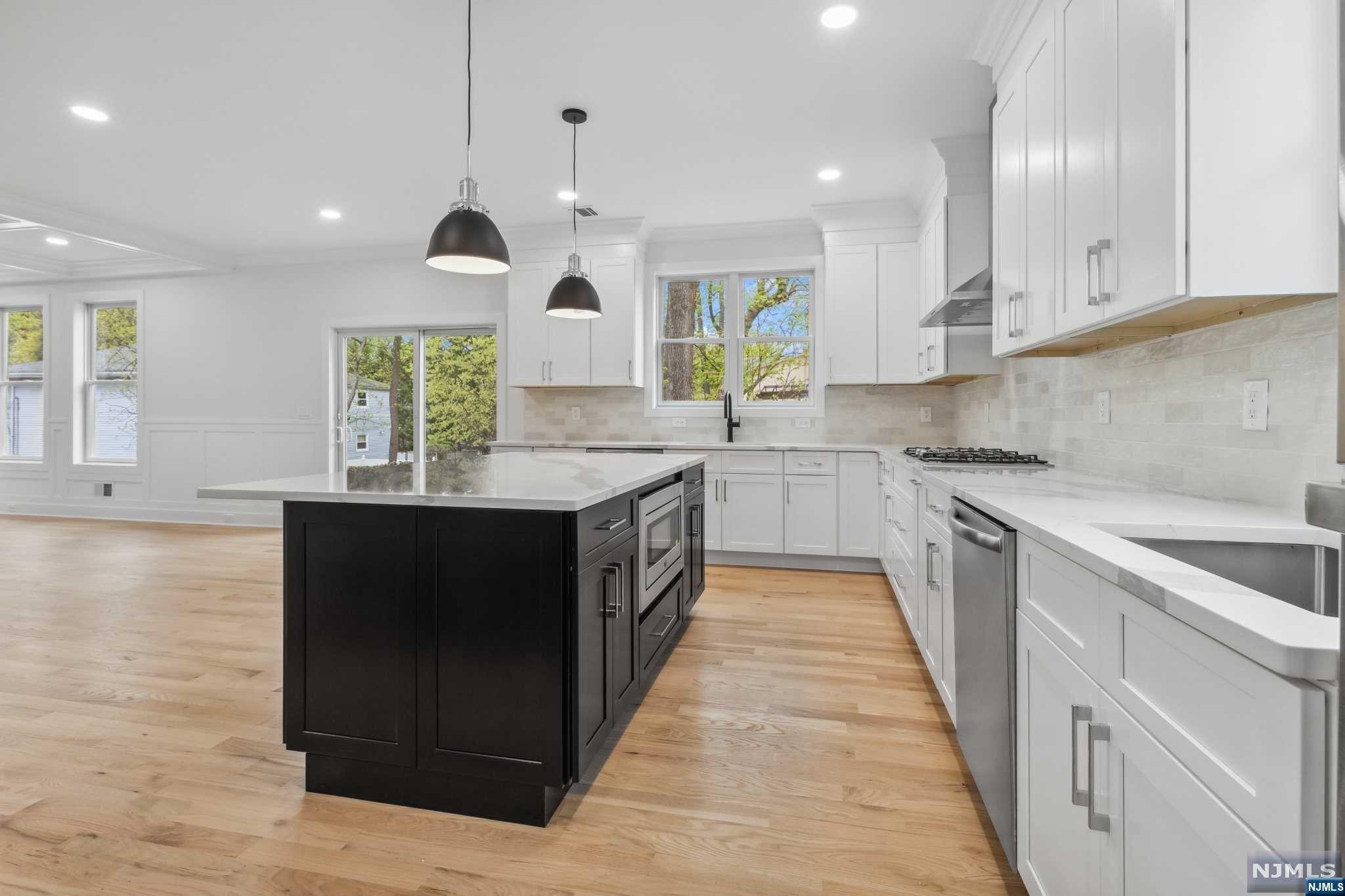 79 Hallberg Avenue