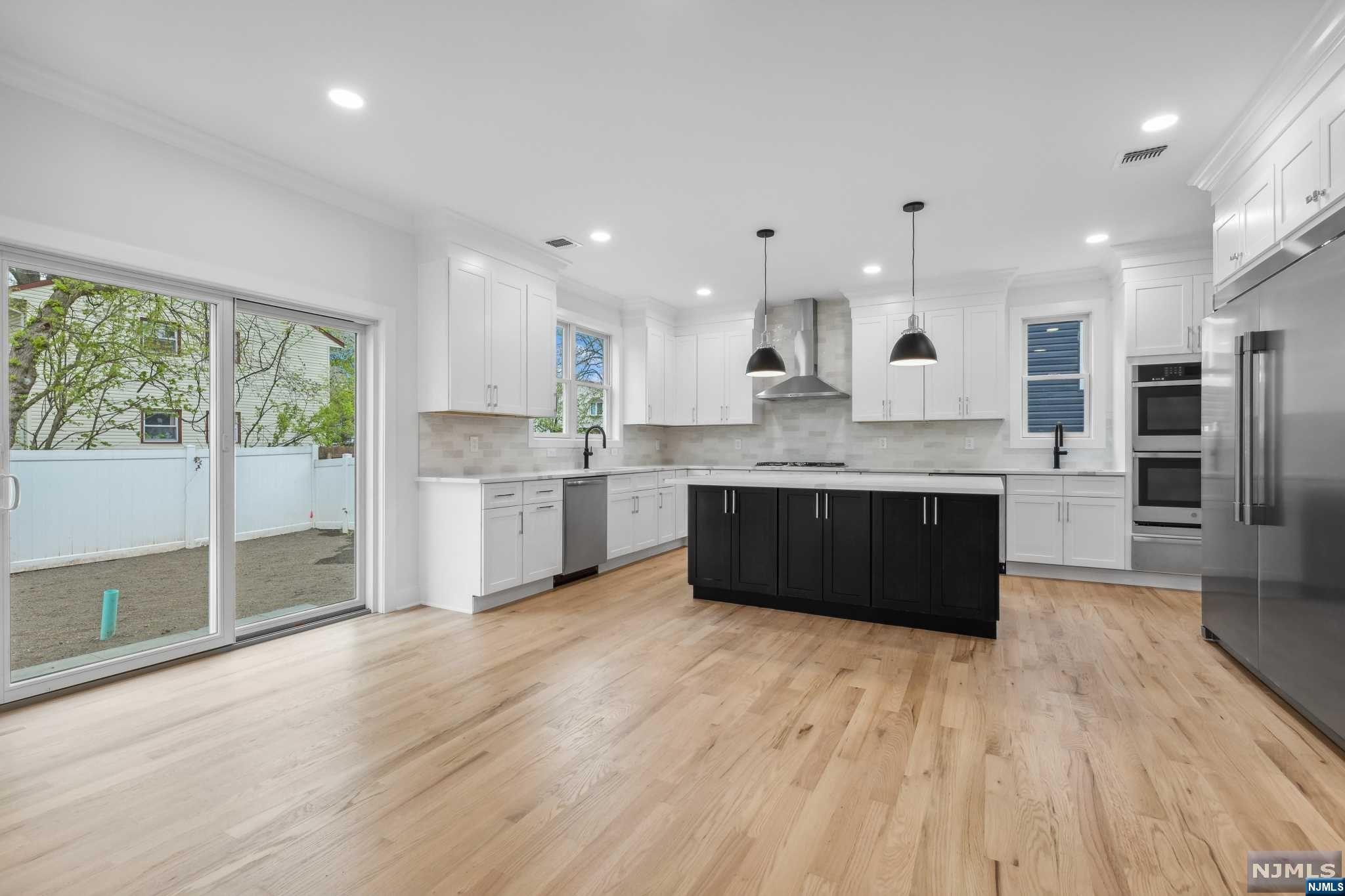 79 Hallberg Avenue