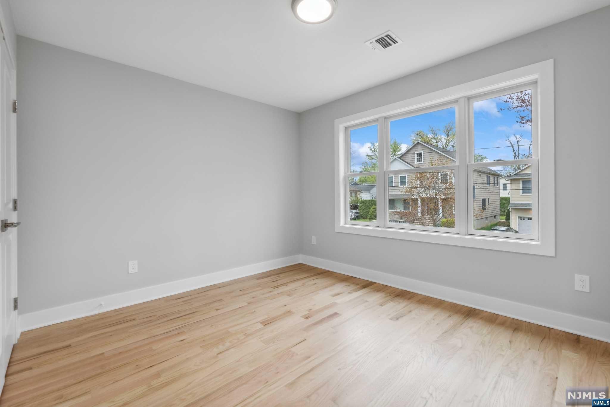 79 Hallberg Avenue