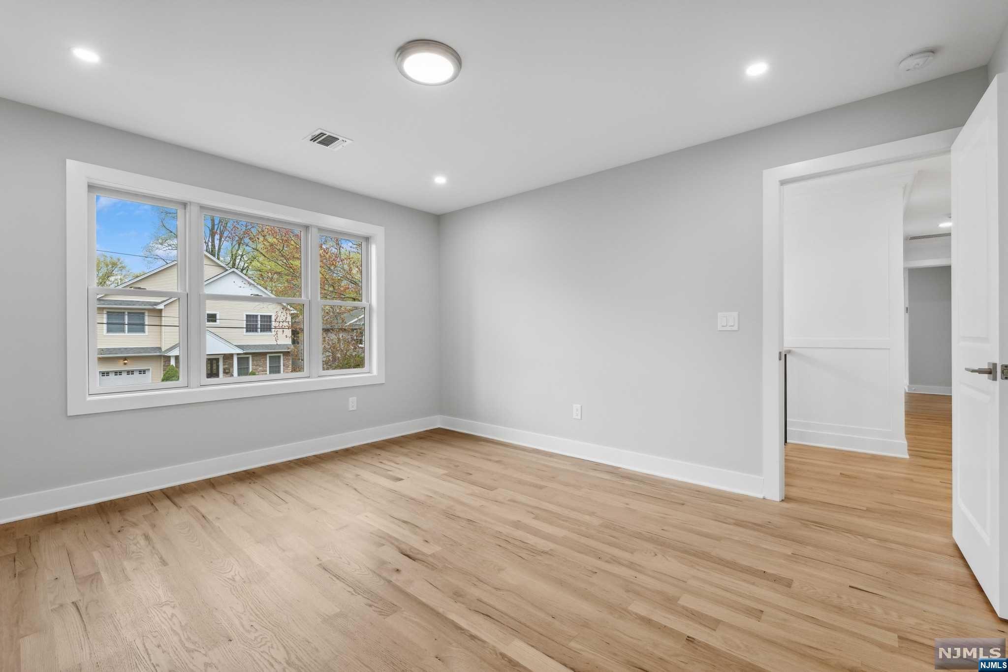 79 Hallberg Avenue