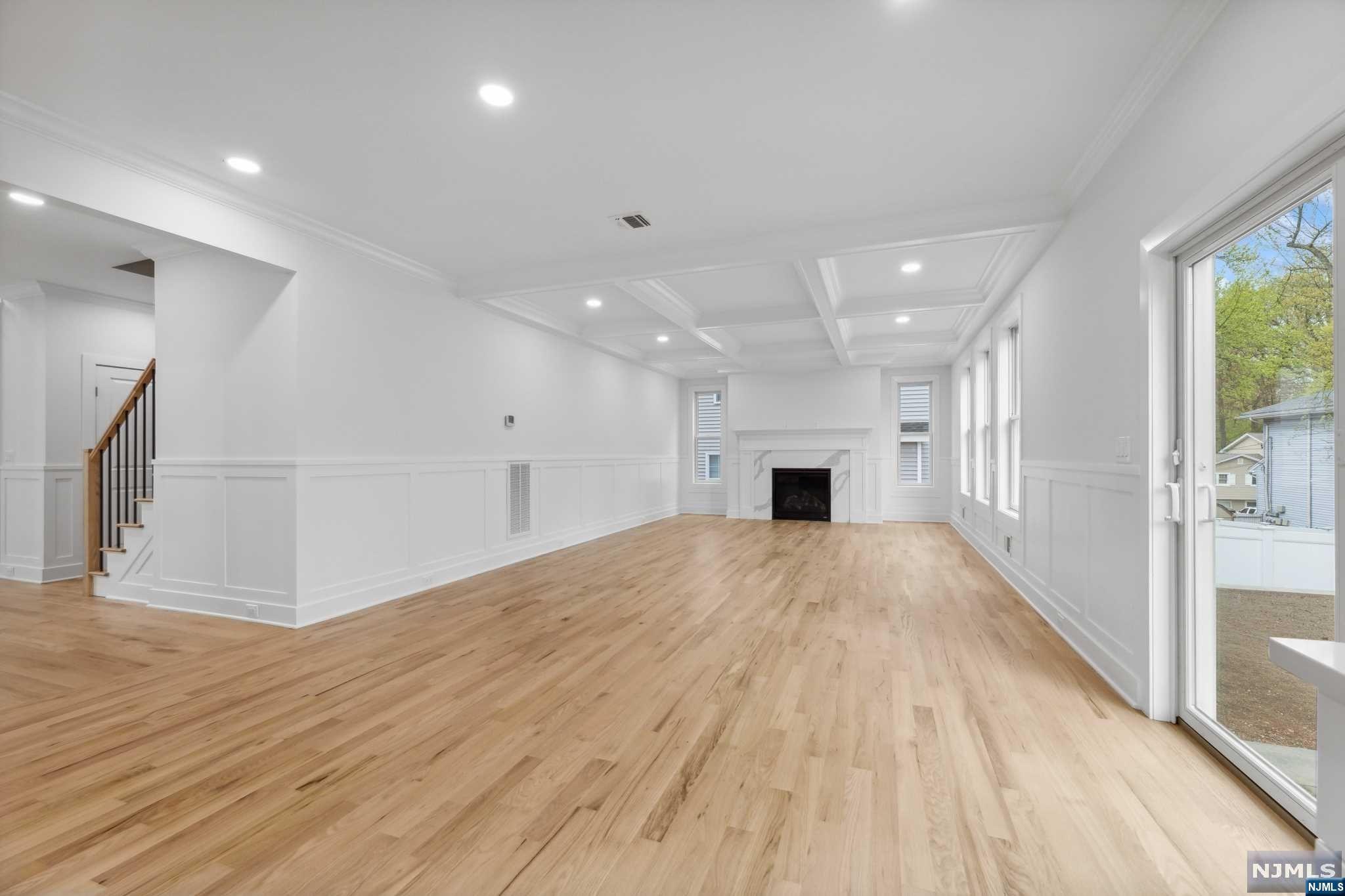 79 Hallberg Avenue