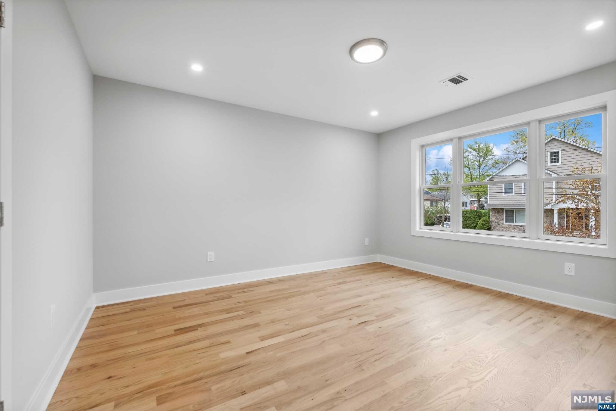 79 Hallberg Avenue