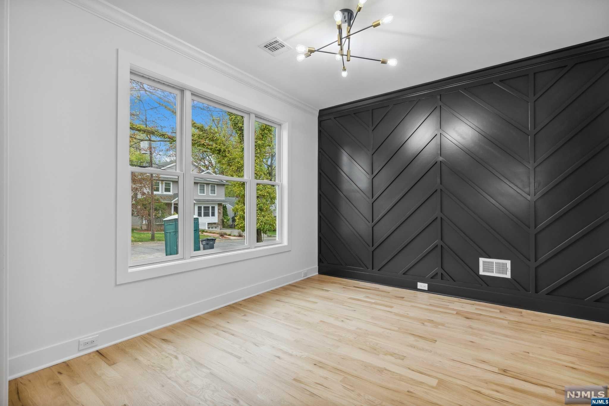 79 Hallberg Avenue