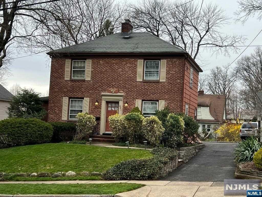 621 Grenville Avenue