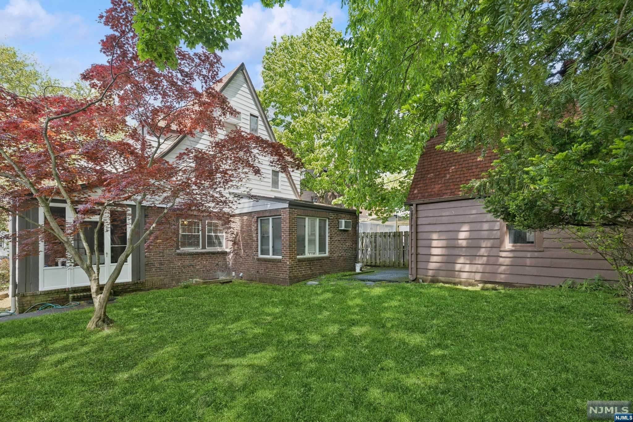 879 Red Road