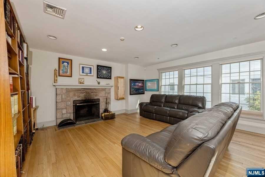 1340 Sussex Road