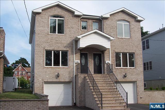 319 Lincoln Street