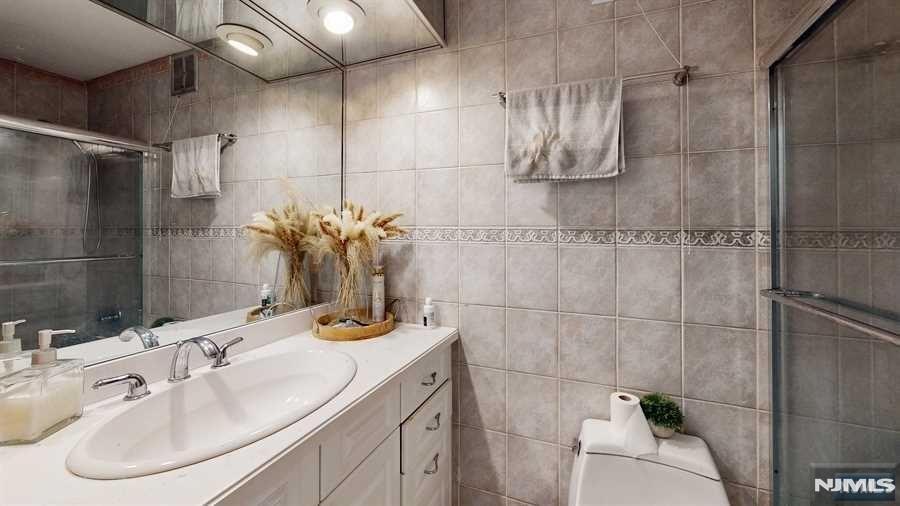 200 Winston Drive 418