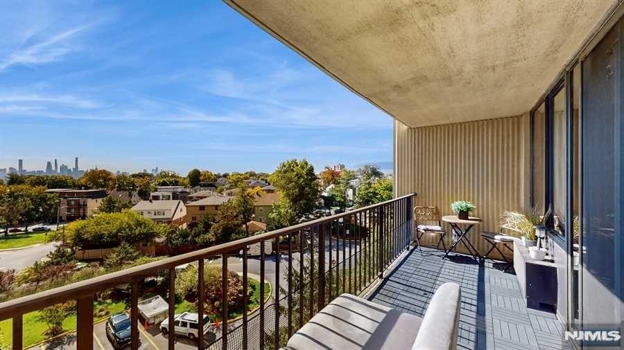 200 Winston Drive 418