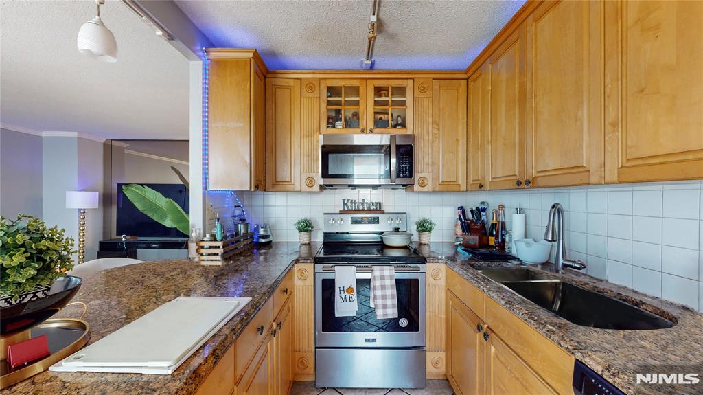 200 Winston Drive 418