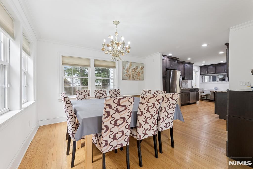 1372 River Road
