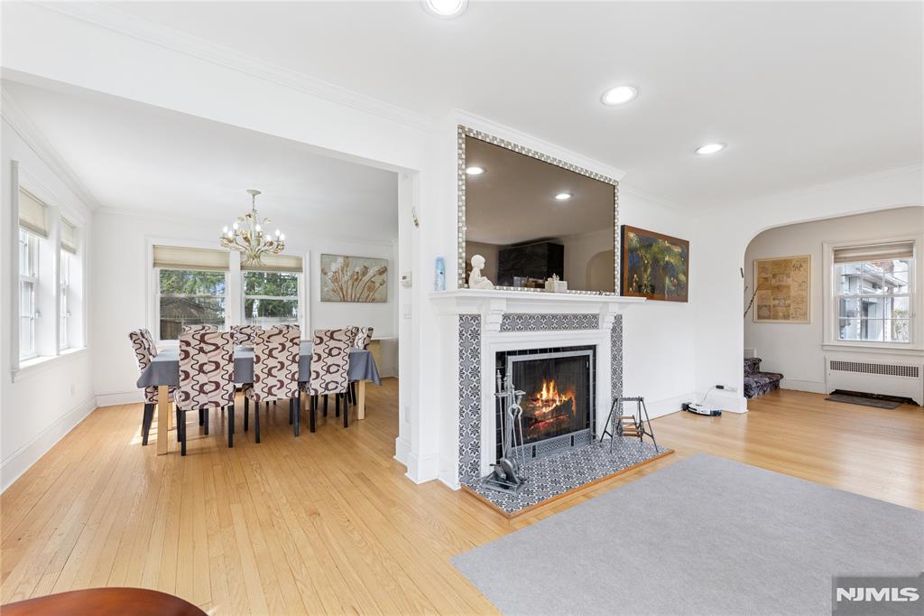 1372 River Road