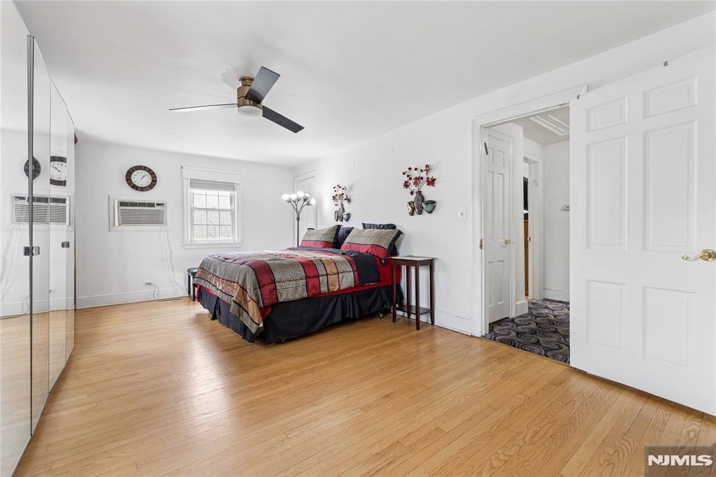 1372 River Road