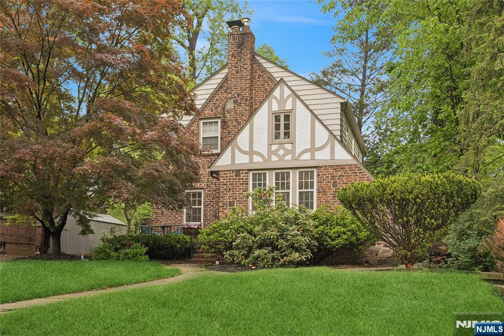 275 Winthrop Road