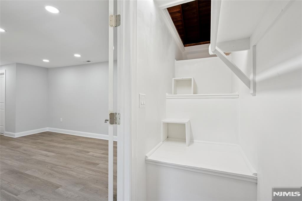 12 Armory Place