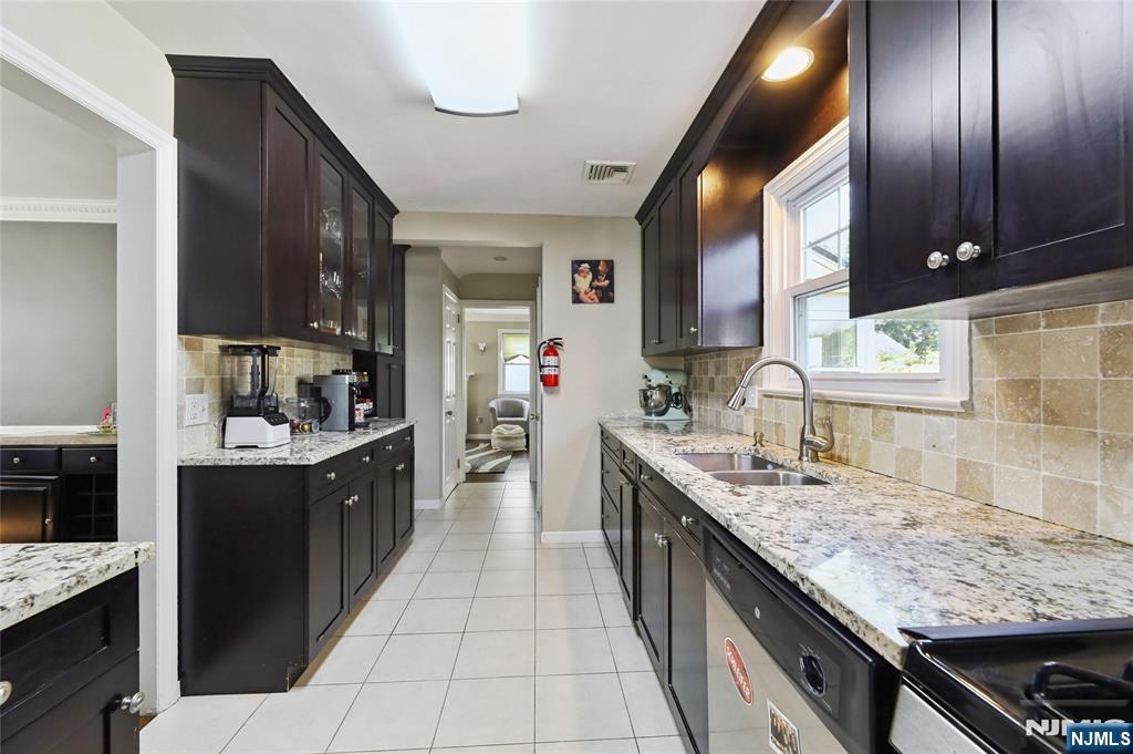 111 Van Buren Avenue