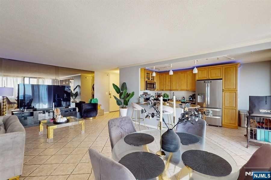 200 Winston Drive 418