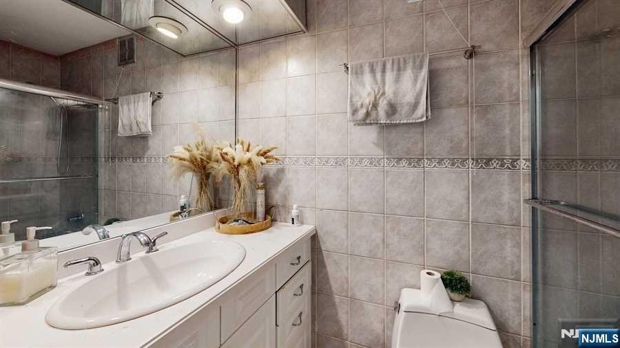 200 Winston Drive 418