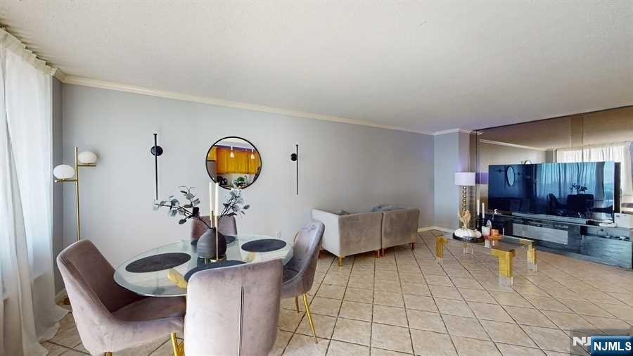 200 Winston Drive 418