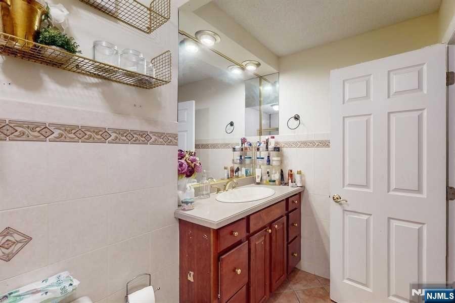 200 Winston Drive 418