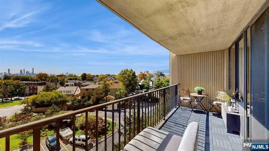 200 Winston Drive 418