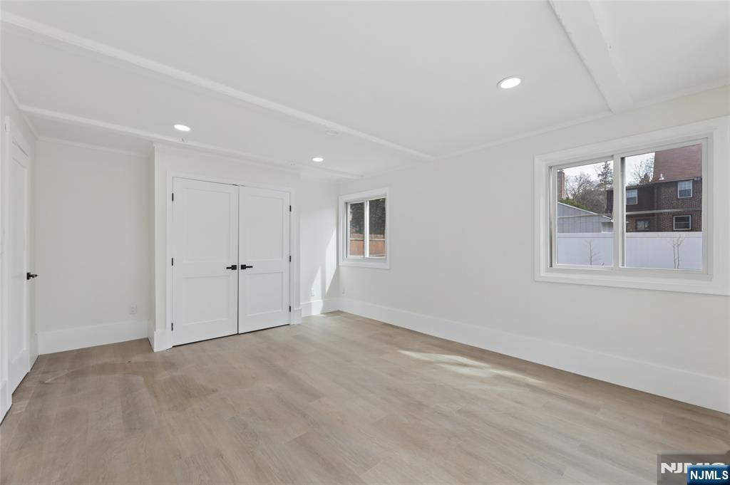 1087 Lambert Road